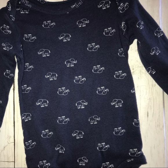 18 month Carter’s blue stripe onesie elephant pant lot - Picture 7 of 12